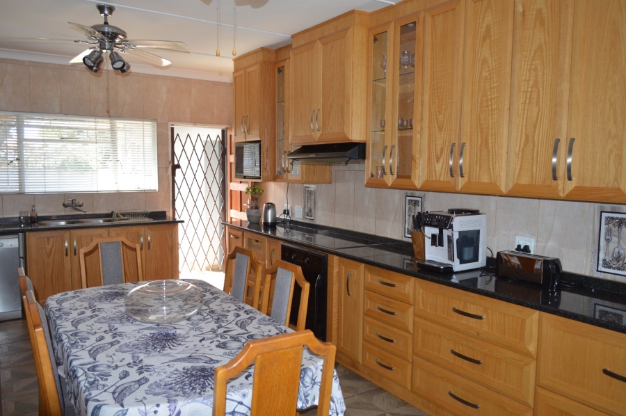 4 Bedroom Property for Sale in Flamwood North West